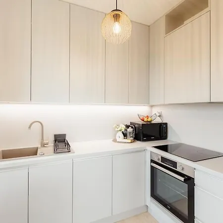 Terminal Breeze Apartment *