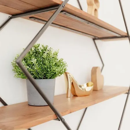 Terminal Breeze Apartment