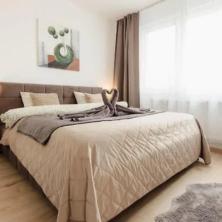 Terminal Breeze Apartment *