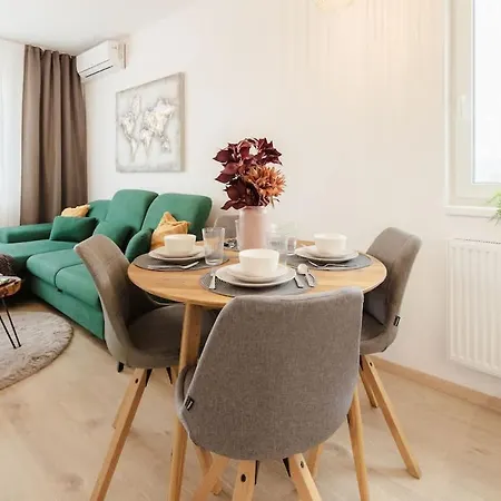 Terminal Breeze Apartment