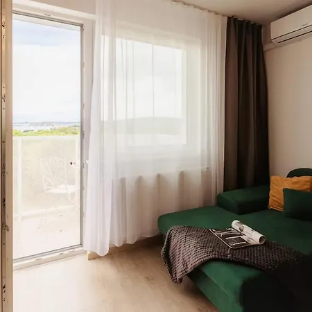 Terminal Breeze Apartment